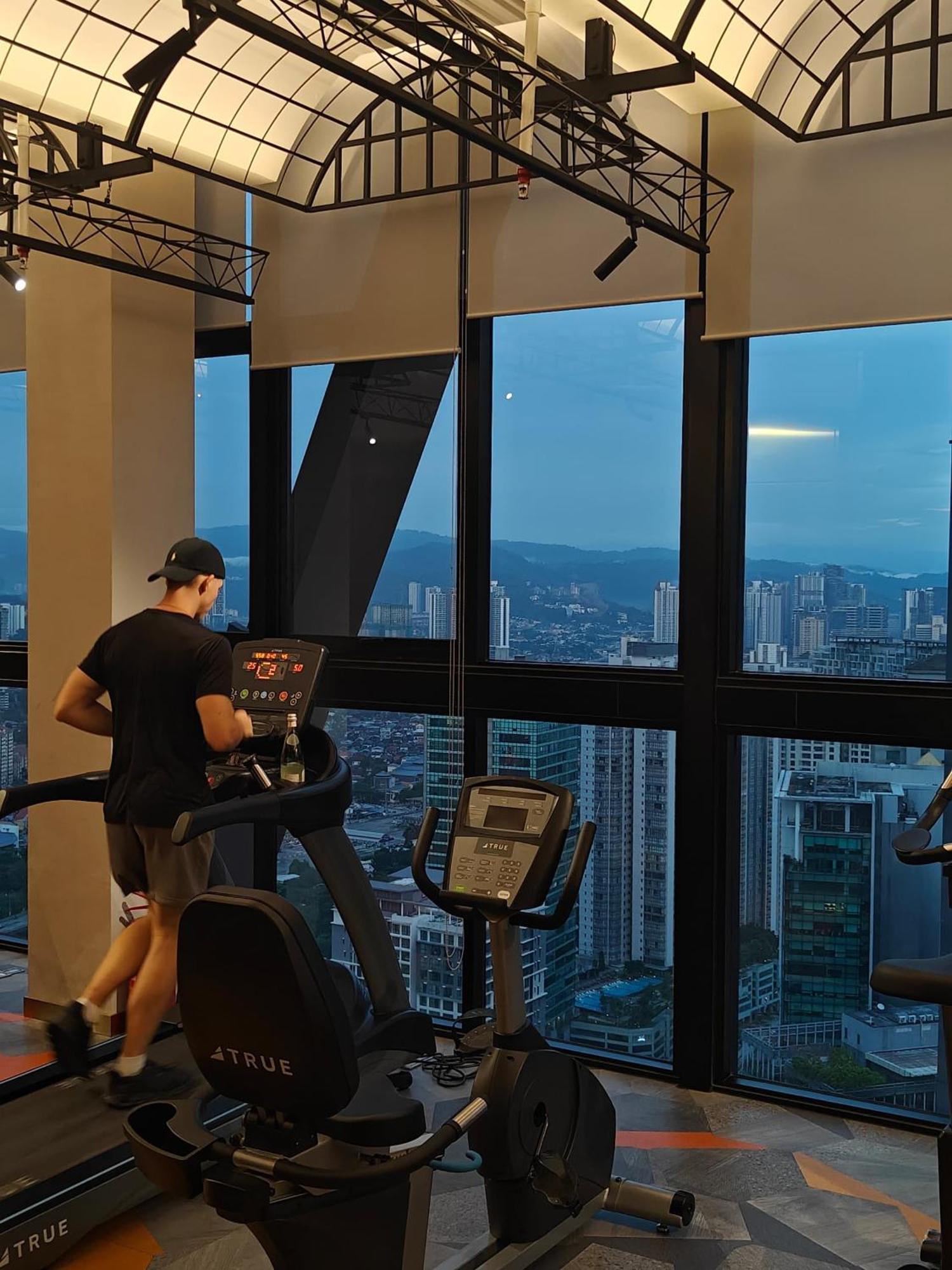 Scarletz Suites Twin Tower Klcc Kuala Lumpur By Okidoki Exterior foto