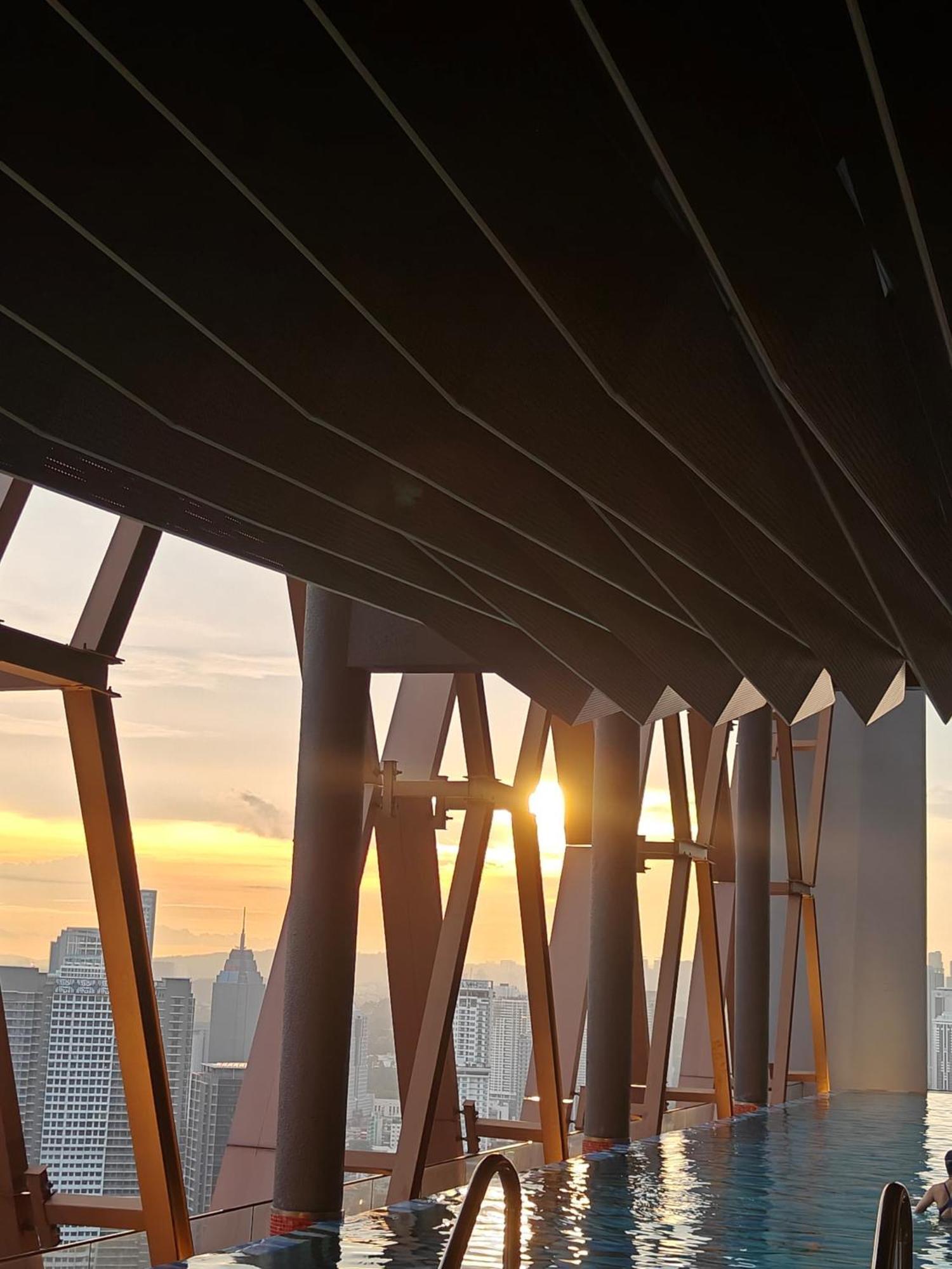 Scarletz Suites Twin Tower Klcc Kuala Lumpur By Okidoki Exterior foto