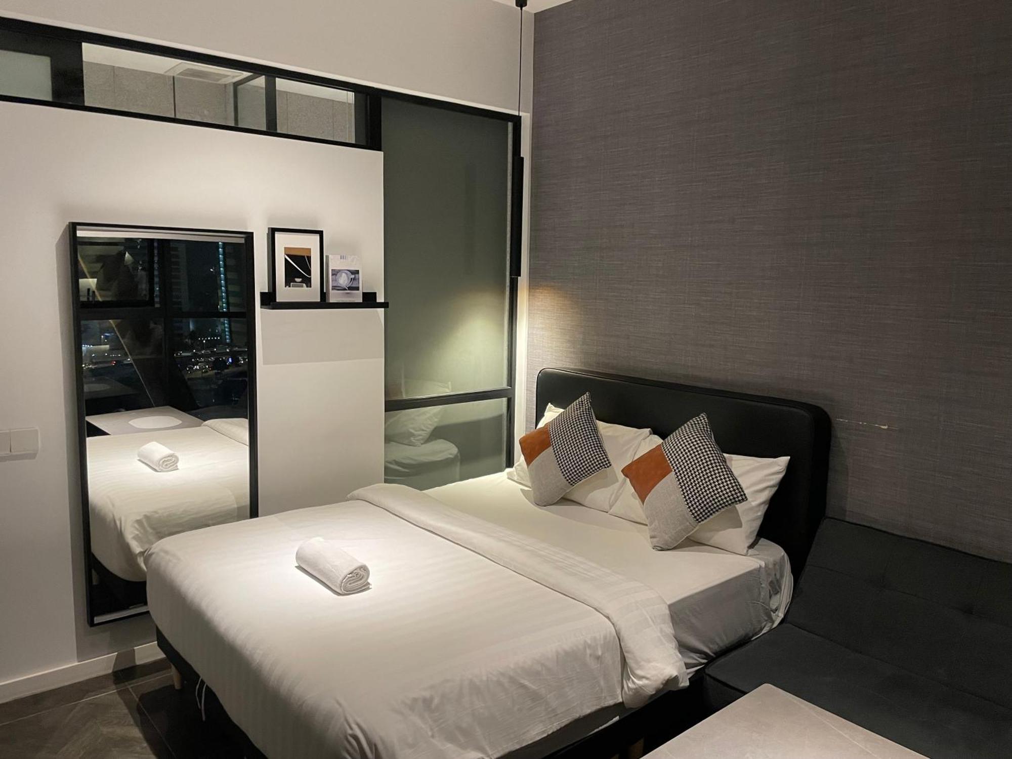 Scarletz Suites Twin Tower Klcc Kuala Lumpur By Okidoki Exterior foto