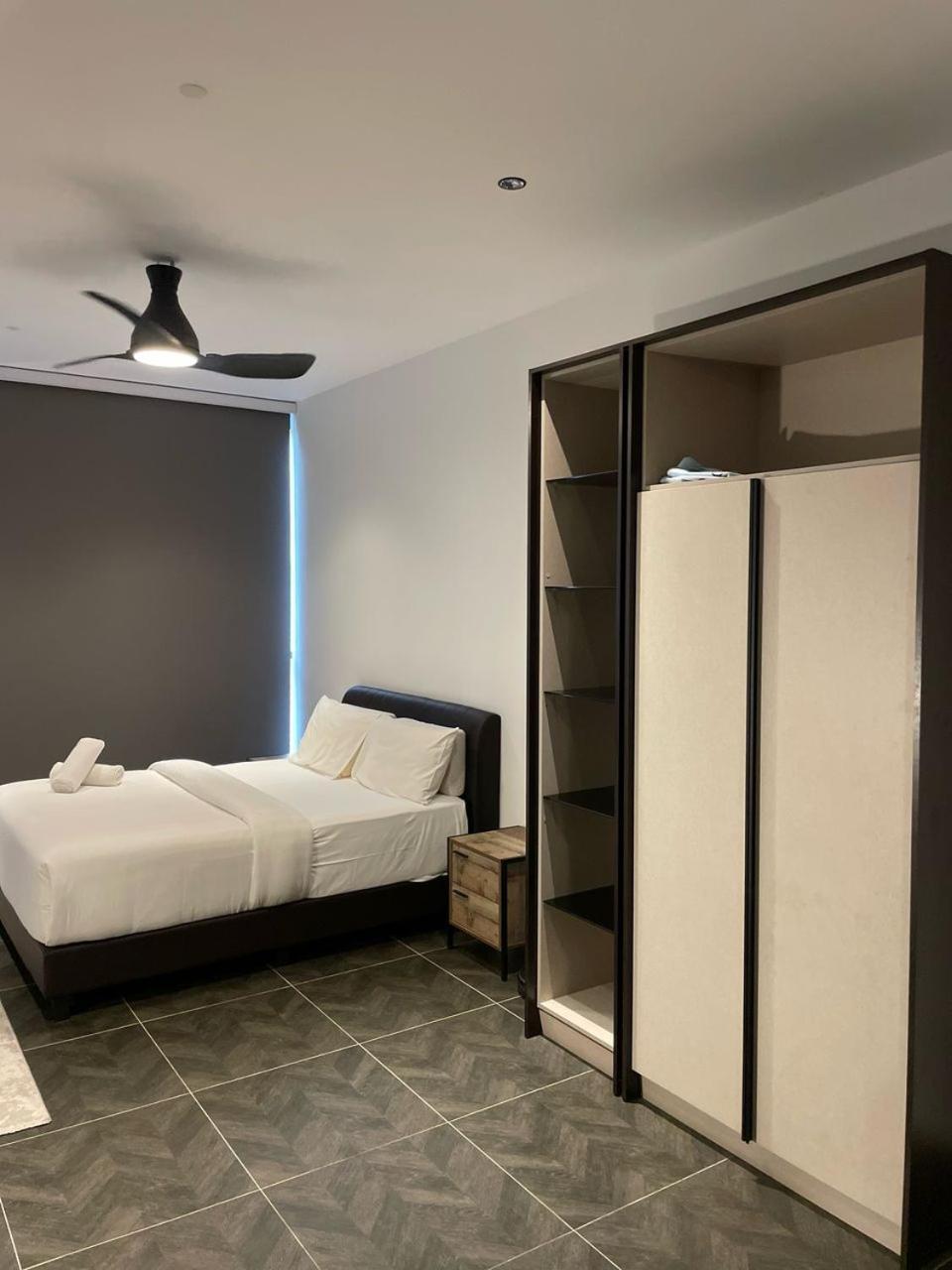 Scarletz Suites Twin Tower Klcc Kuala Lumpur By Okidoki Exterior foto